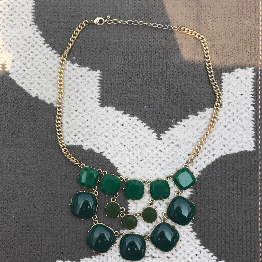Bauble Bar green statement necklace